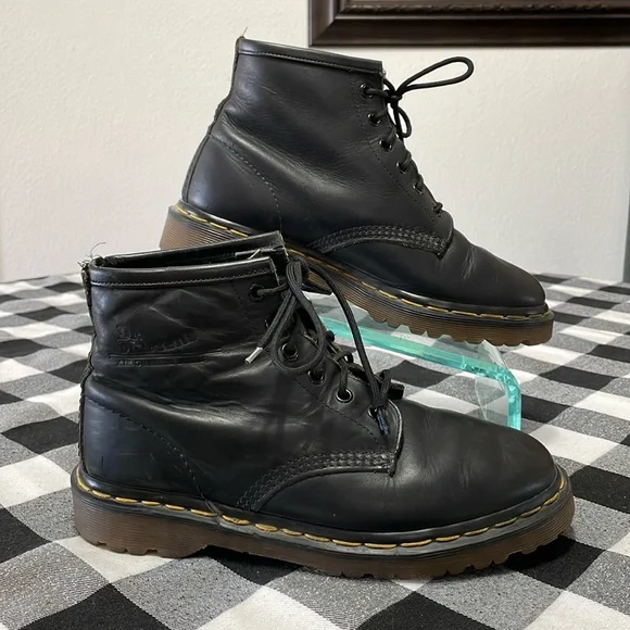 Dr. Martens | Shoes | Dr Martens Original Black Leather  display picture 1